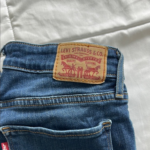 Levi's Classic High Rise Blue Denim Jeans - Picture 2 of 7